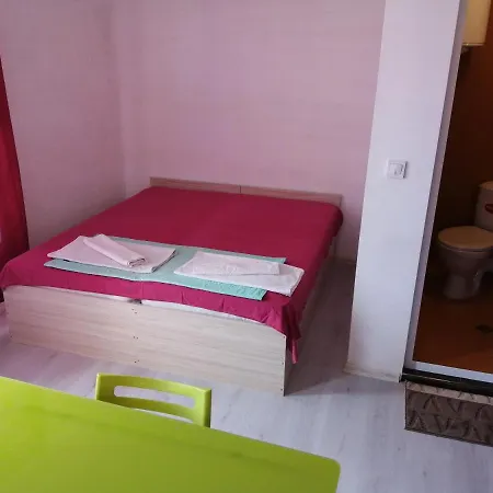 Pomorini Guest house *